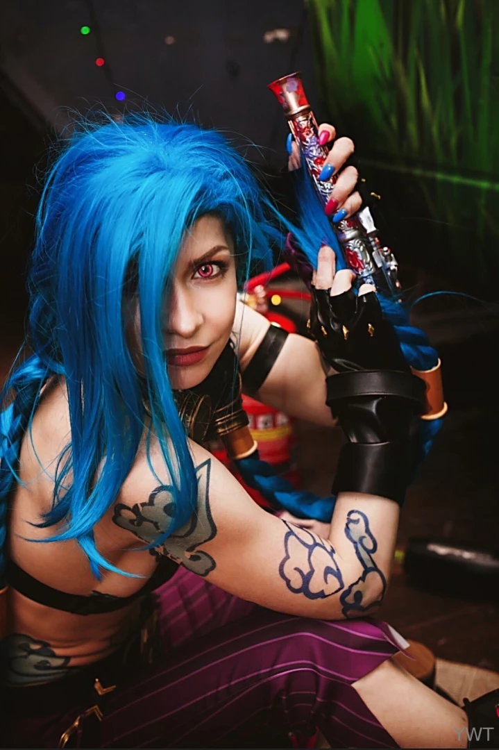 First pictures from jinx photo shoot some are little exmasy which part 4 