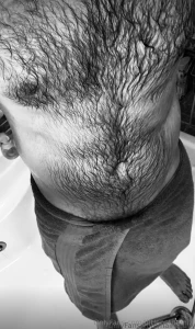 Hairyguyy welcome to my exclusive world i m a 24 years old gamer guy