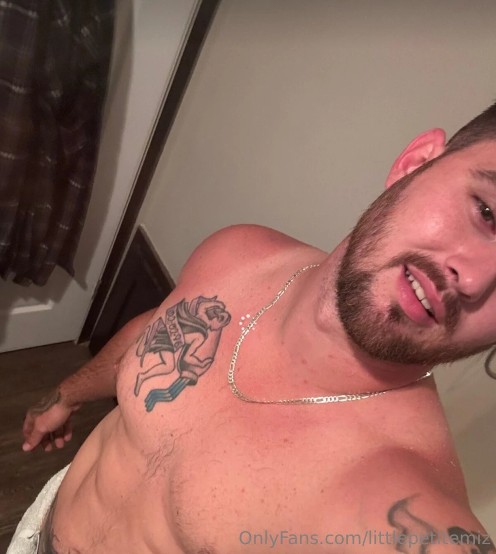 Hot man next door https onlyfans com yurmomtoldme2 hey there babe help 