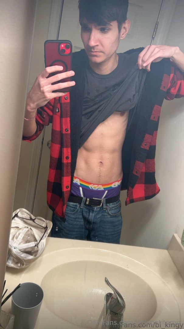 Let s have some fun hello just a normal 20 year old bisexual looking 