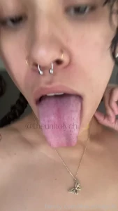 Gooning over my dehydrated piss pissing fingering slimthick wet