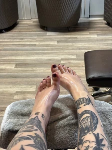 Just got my pedicure done thanks to my lovely sub that spoiled me with