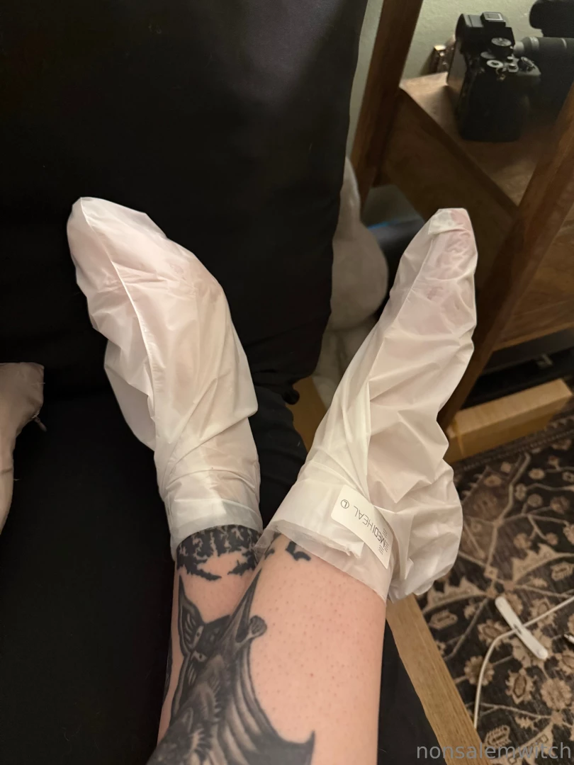 Feet masks for foot content 