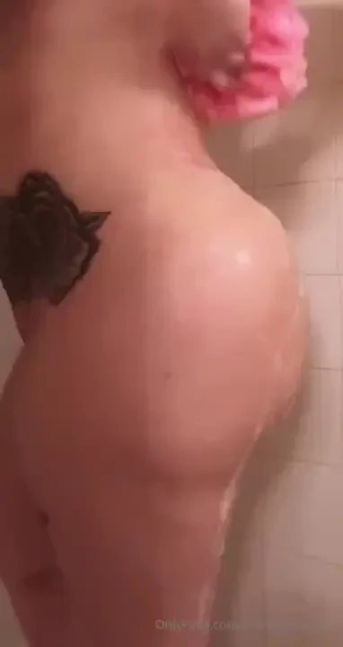 I always get wetter when i m rubbing my body all clean just to get 