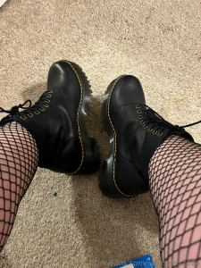 Thank you slave for my new boots who wants to get crushed part 4