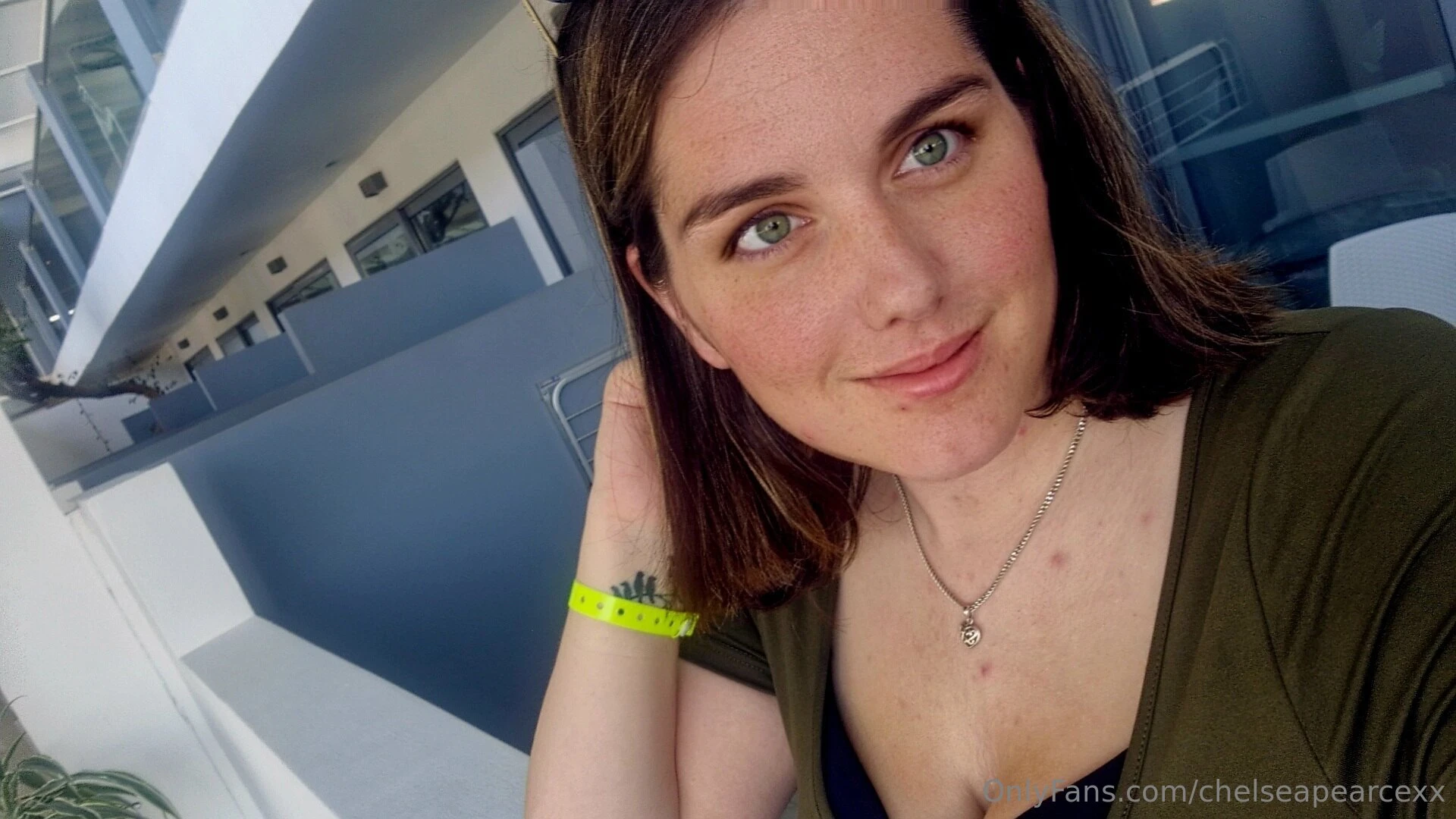 Arrived safe in rhodes ready to slip into something naughty and make 