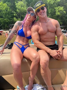 I love sucking his dick wanna see