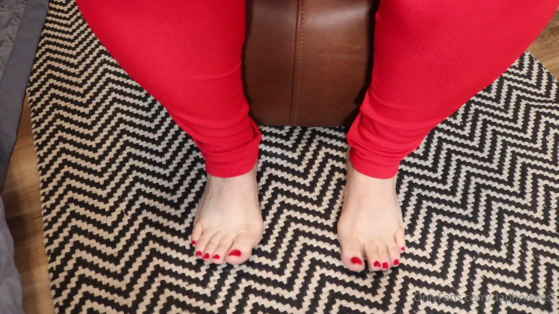 Just painted my toes in my holiday red nail polish xoxo daphne 