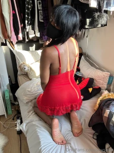 On my knees dress riding up and this bed s not the only thing i ve got