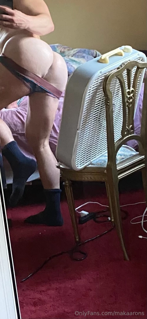 This is literally how i have to dry my huge hot ass after the gym part 1 