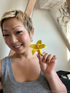 I want to show some of the origami flowers i made during my afternoon