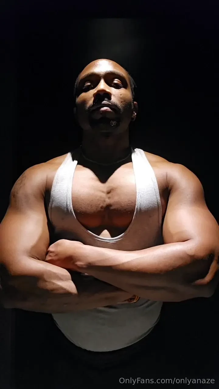 A pec dance 