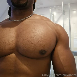 Shots from new video loading tonight all about this chest and splash part 1