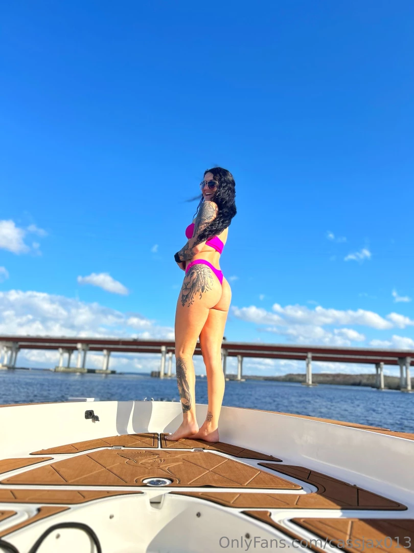 Want my attention buy or tip and we can chat 