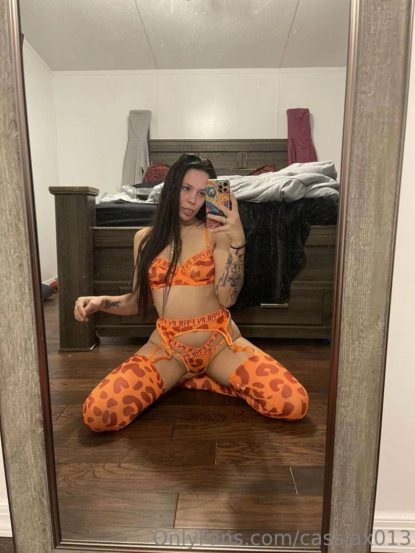 Follow this baddie who wants to see a collab shay-bruhh 