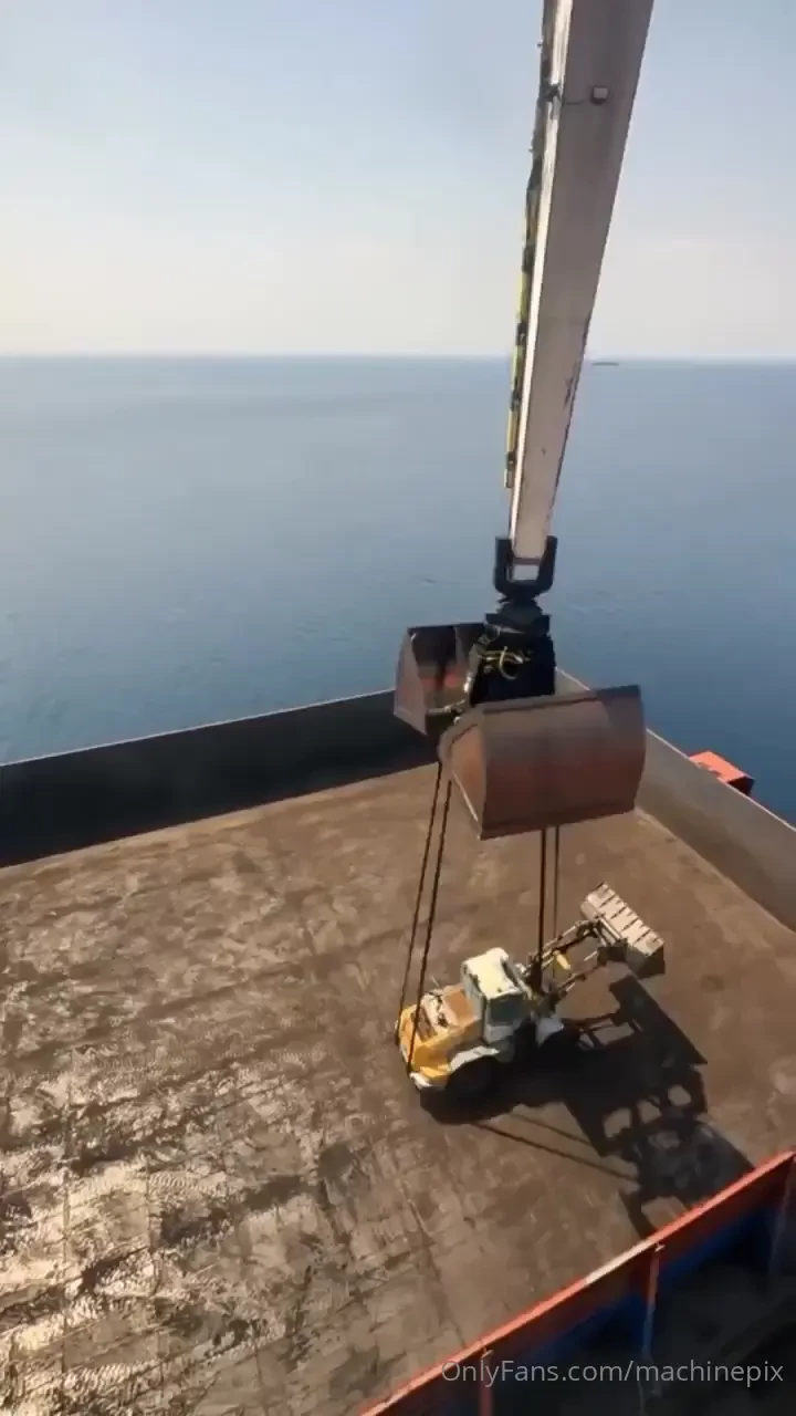 Time-lapse of loading activities on the mv munqidz bulk carrier 