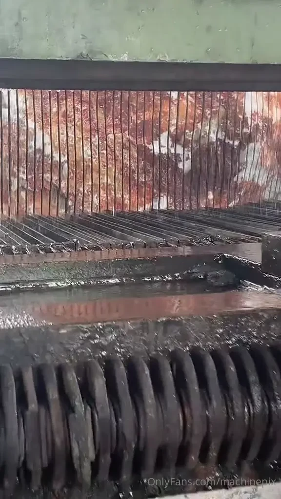 Multi-wire saw cutting countertops with diamond wire 