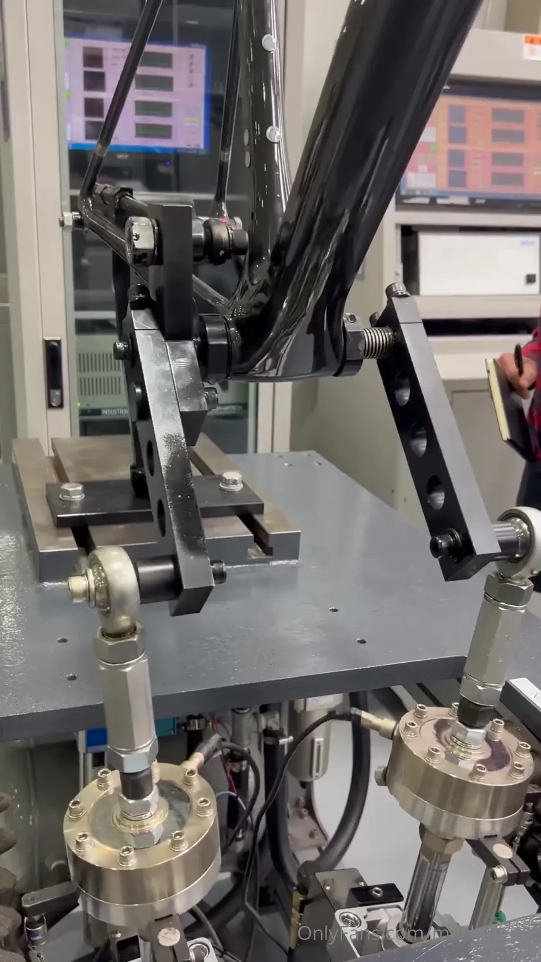 Fatigue testing giant bicycle frames 