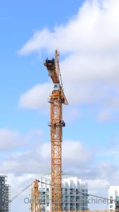 Time-lapse of a morrow equipment company hammerhead crane raising