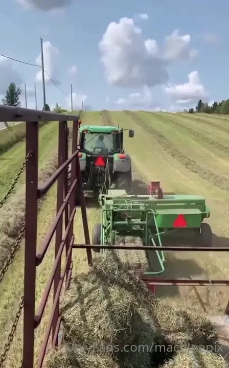 John deere 337 square baler 