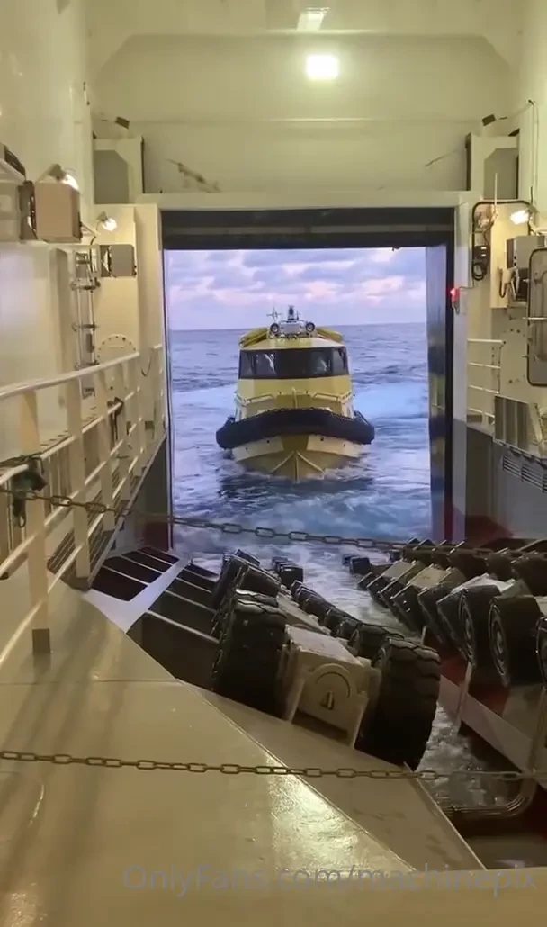 Docking a fast rescue daughter craft in a ship slipway by sekigahara 