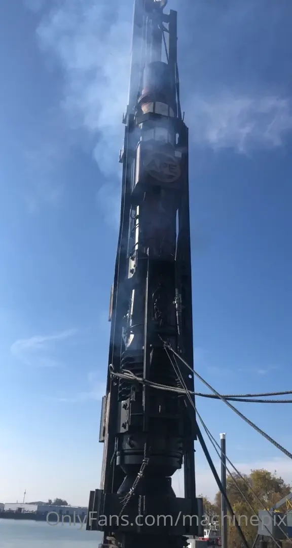 Pile driving with an ape diesel impact hammer 