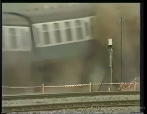 Demonstrating the safety of nuclear waste flasks by ramming one at 100