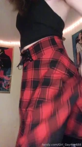 Yooooo we pluggin up today my butt training is going so well i can