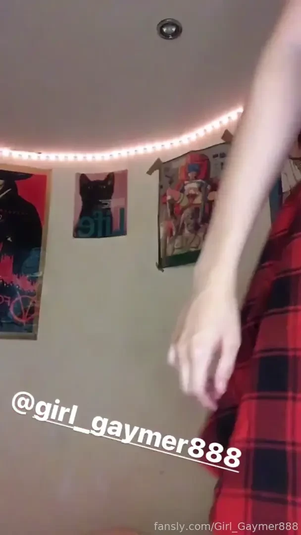 Come see the full clip of me pluggin up by subscribing 3 
