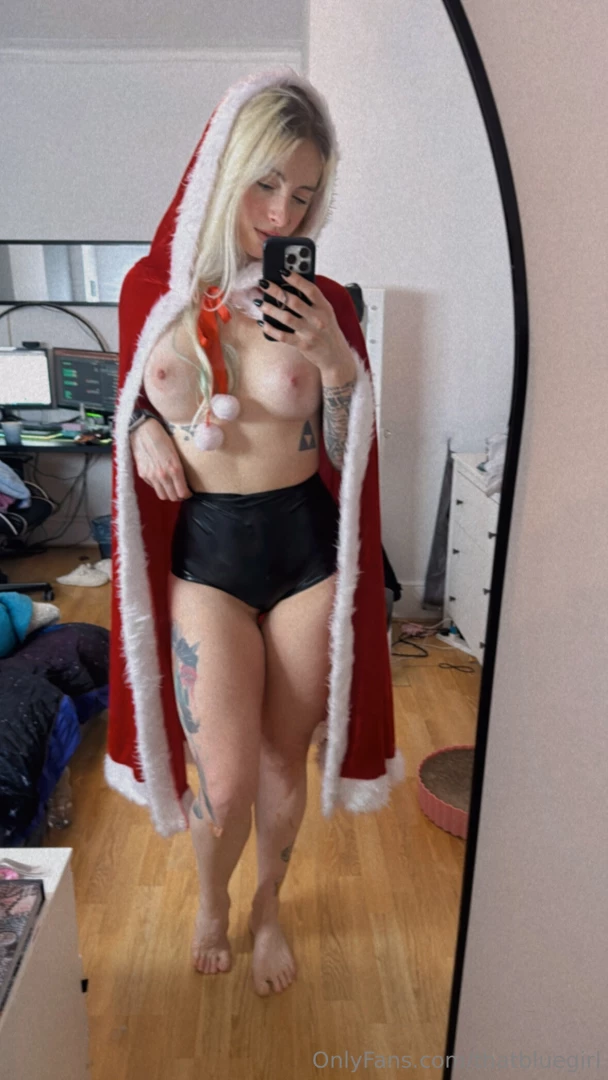 For the new ones who might not know tomorrow is freeeeeeeeeeeeebies 