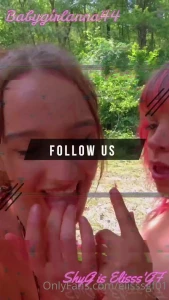 Vieni a spassartela con queste 2 bimbe in questo lesbo outdoor con