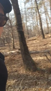 Stiamo facendo una passeggiata nel bosco ma shyg 999 ha avuto una idea