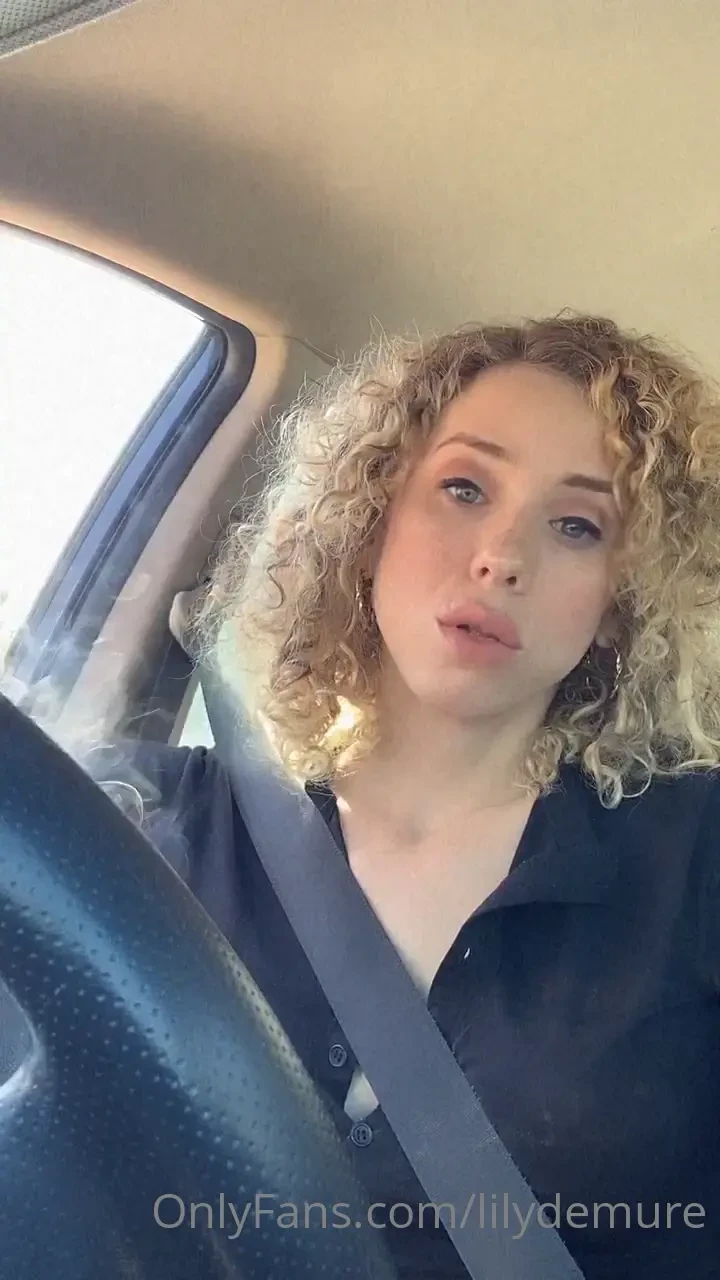 On top of the world thinking bout where i m goin 