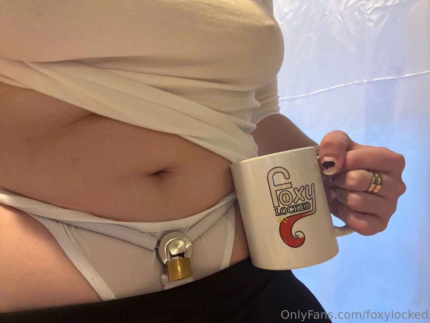 Good morning my keyholder is punishing me today but i m trying to 