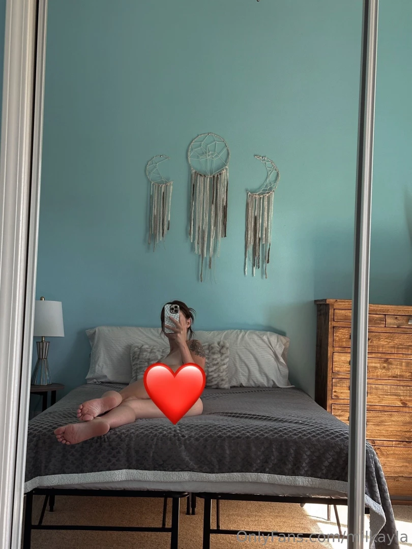 These photos are completely uncensored waiting for you in your dms 