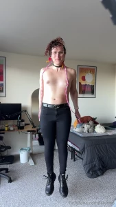 Slo-mo jump rope jiggle