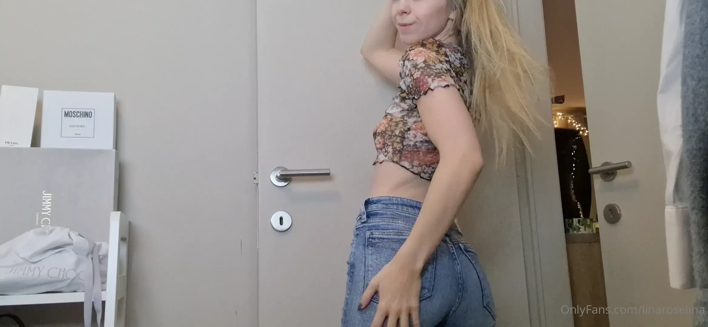 Not wearing a panty in my jeans amp taking the dildo with me hehe 