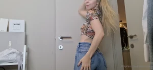 Not wearing a panty in my jeans amp taking the dildo with me hehe