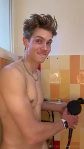 Enjoy the movie i m jk the next vid will be more planned out