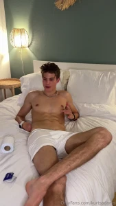 Now this is what i call premium masturbation honestly cumming in a