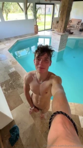 Ayoooo fresh new vid coming out tonight this time getting freaky in