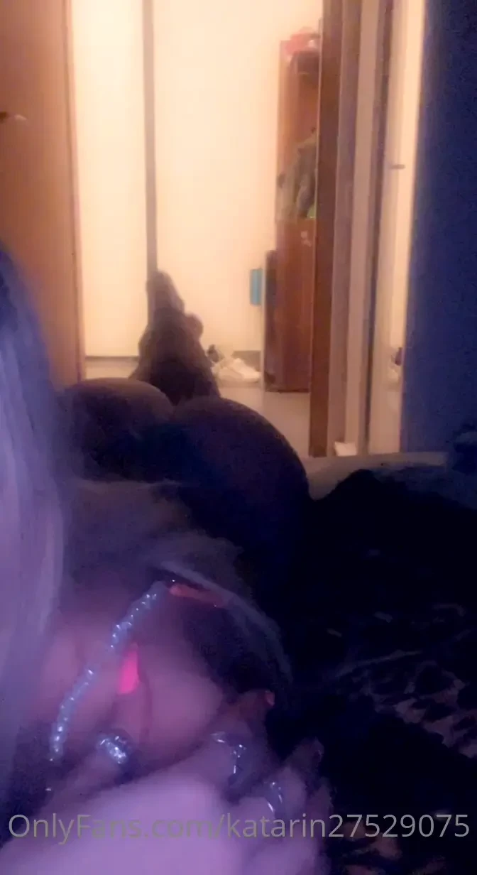 Ko bi da me prska po guzi 