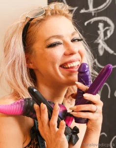 My collection of sex toys if you want to get a custom video how i use