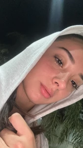 Can i be your gf who steals your hoodies