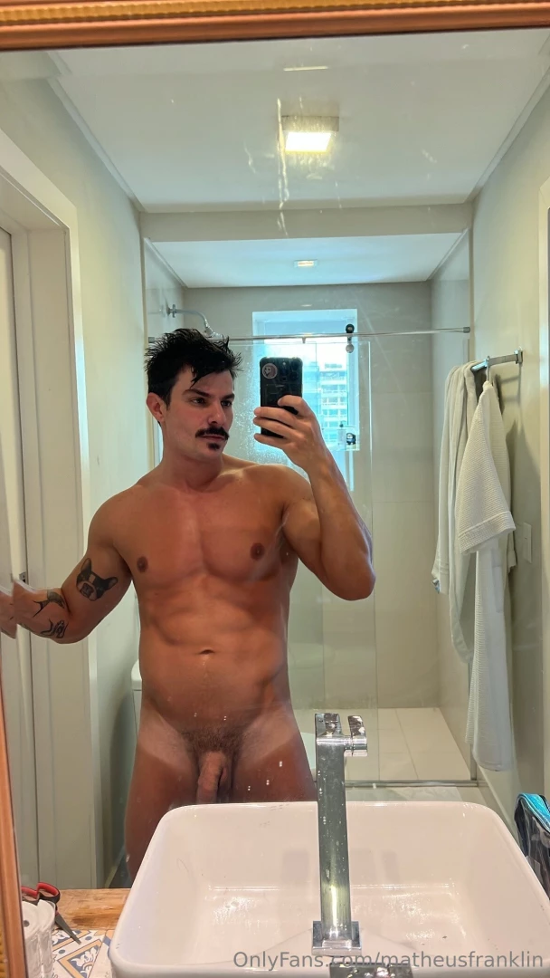 Me ajuda ai o que eu devo postar 