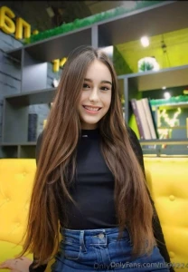 This hot thing 18y o_alice is waiting for you her pussy is very wet part 23