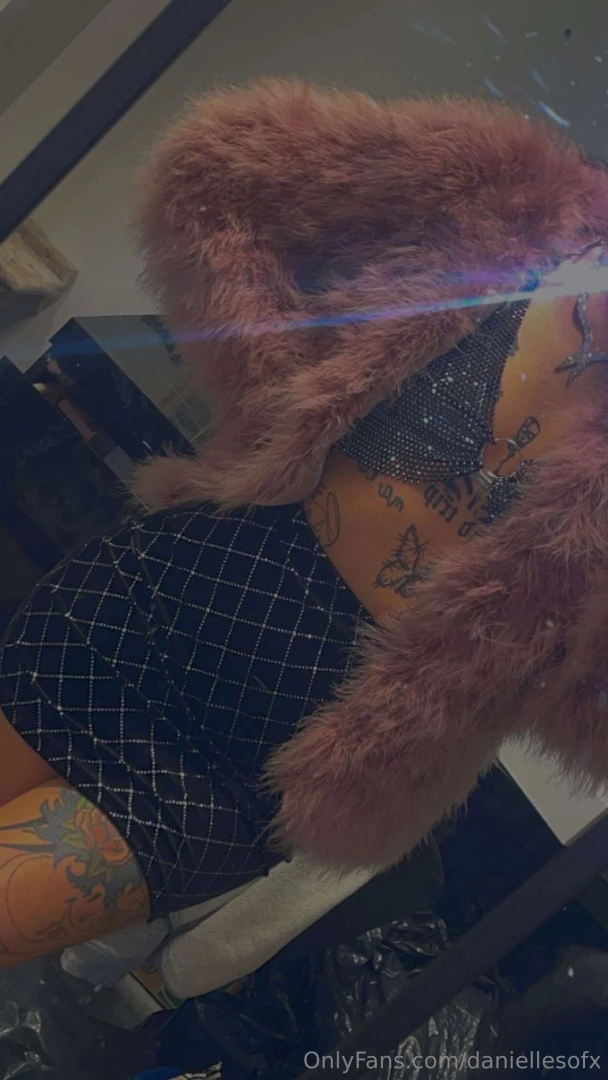 Hoppas du gillar coola tjejer med tatueringar 
