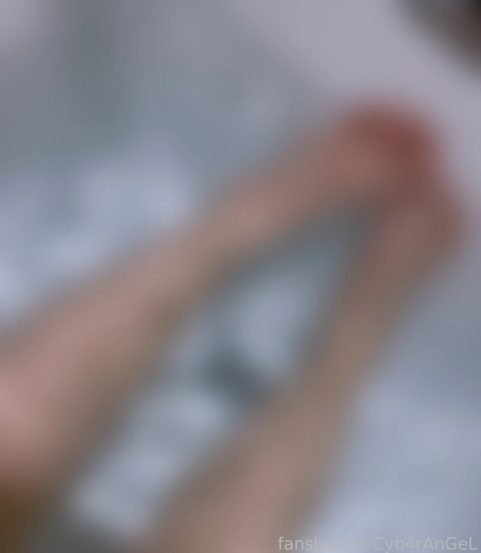 Uncensored spoiling u guys with 2 pics kinda crazy p spoil me mwahh p 