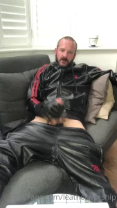 Shiny scally vape jerk and cum