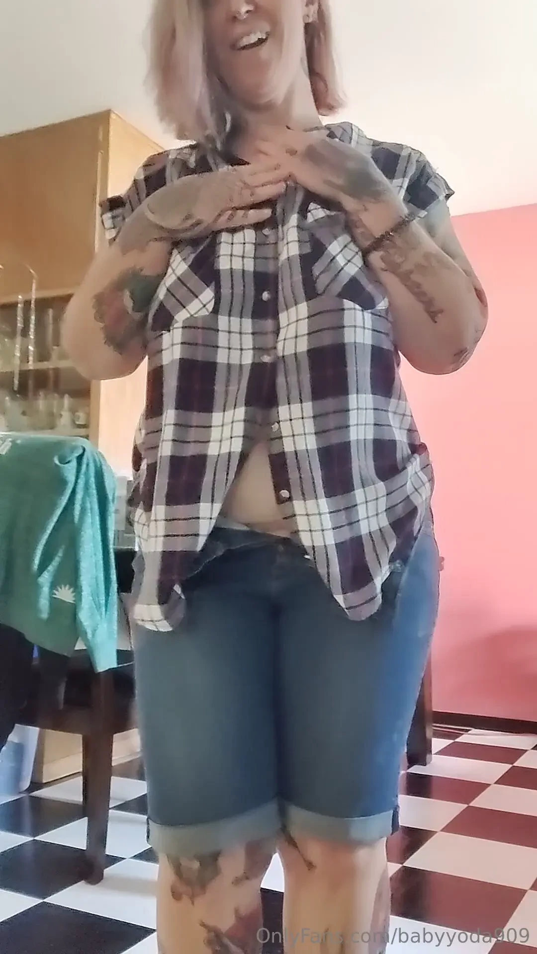 Pussy play and 2 orgasms 